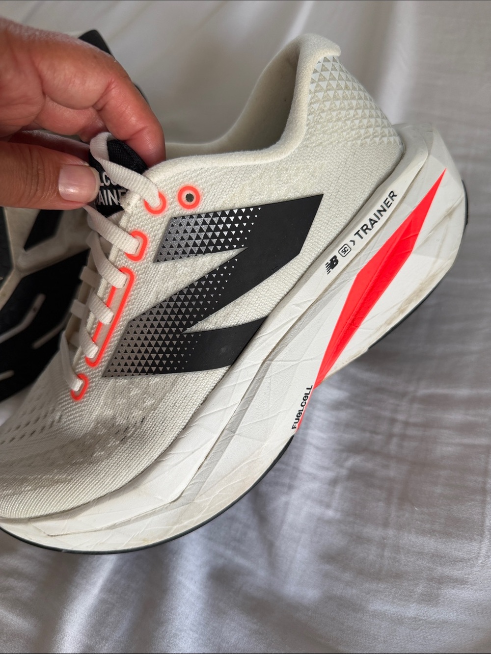 New Balance Women’s SuperComp Fuel Cell; black, white and neon orange 🎉 Size 8 - Picture 5 of 9